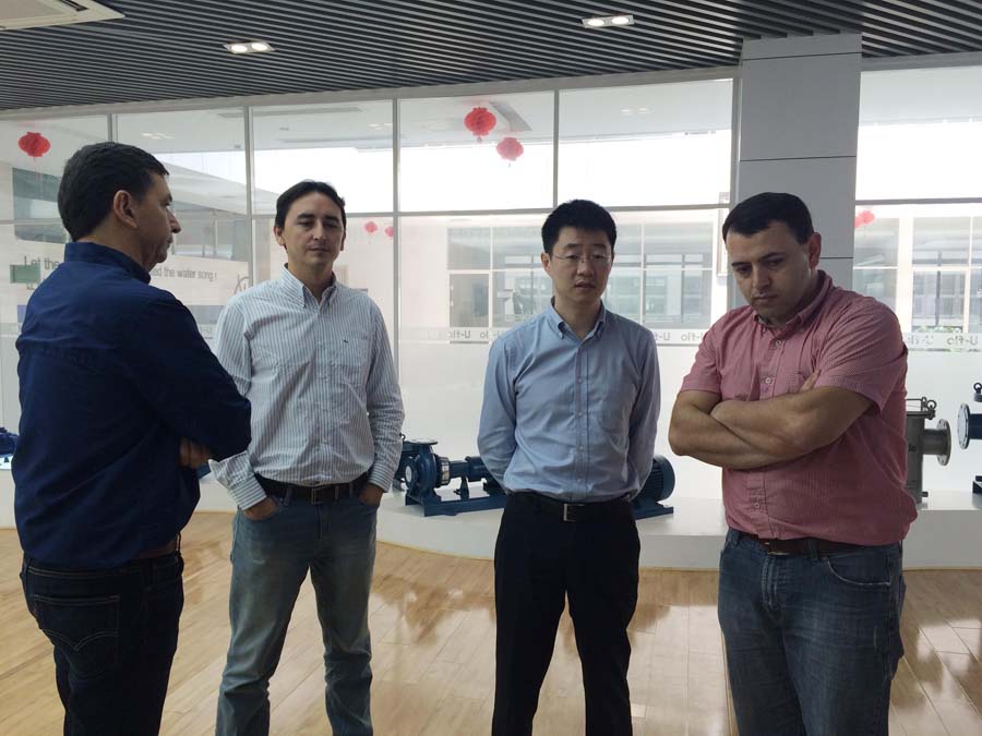 某礦業(yè)集團考察尤孚，欲尋求合作